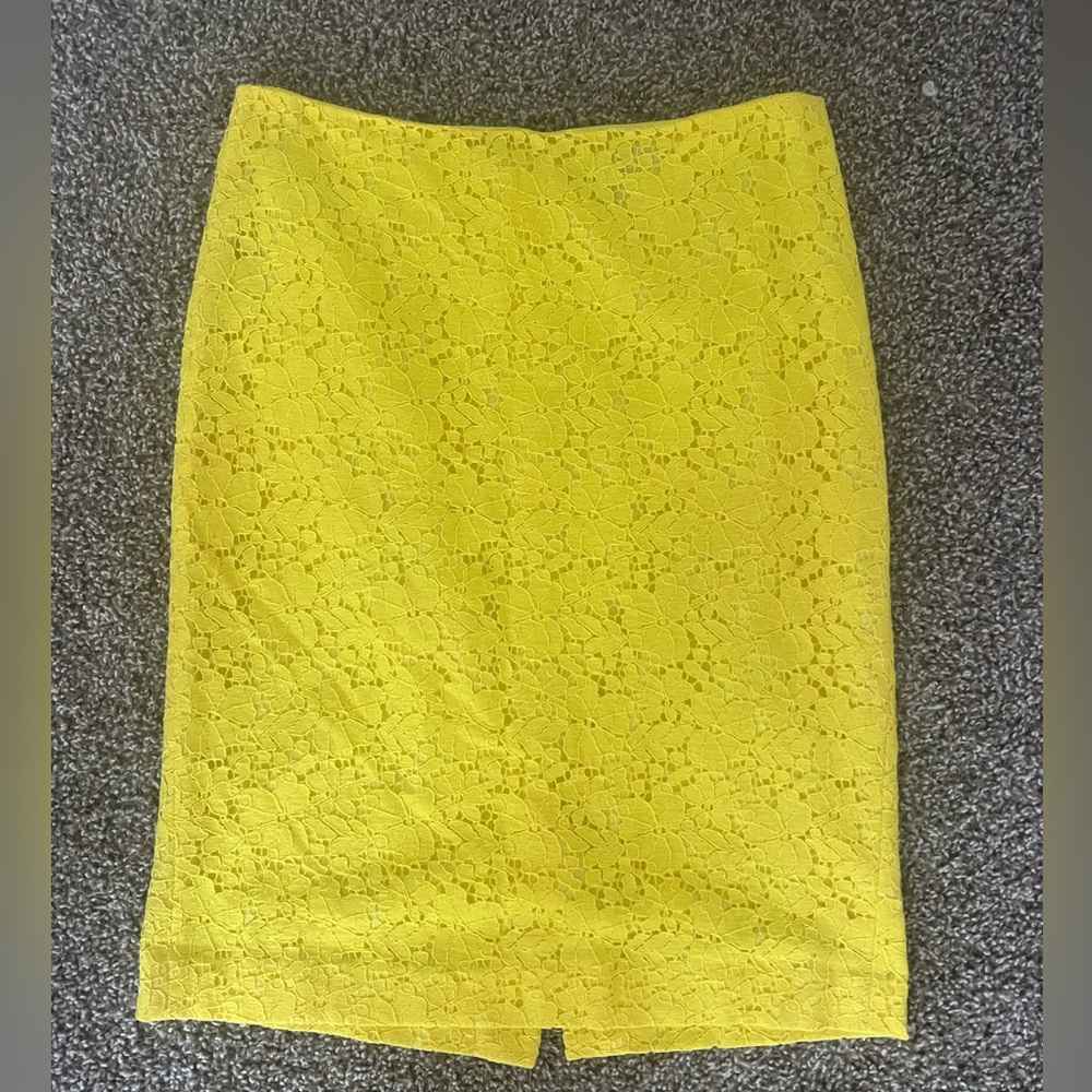 Ann Taylor bright yellow lace pencil skirt size 2